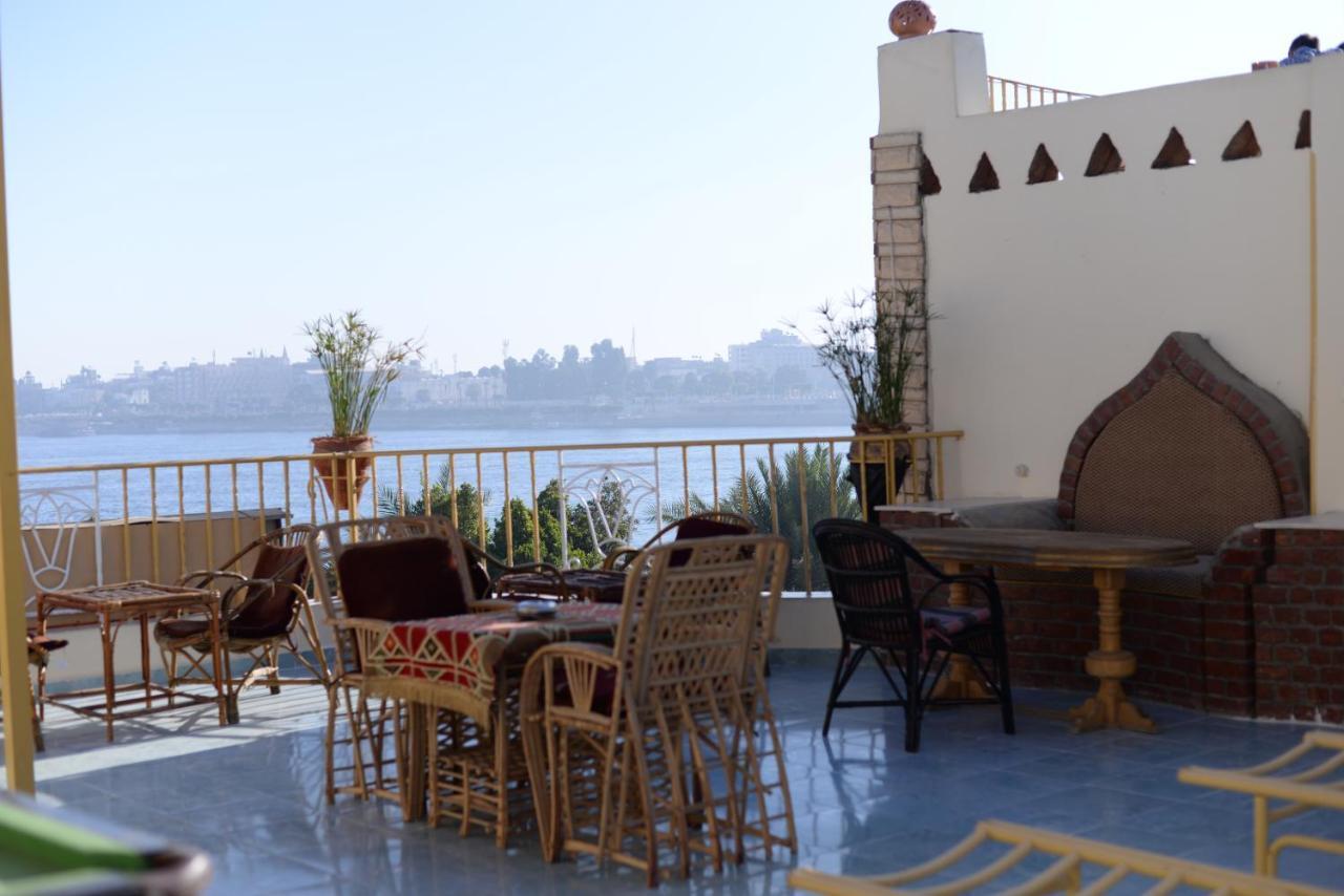 Spring Hotel Luxor Exterior photo